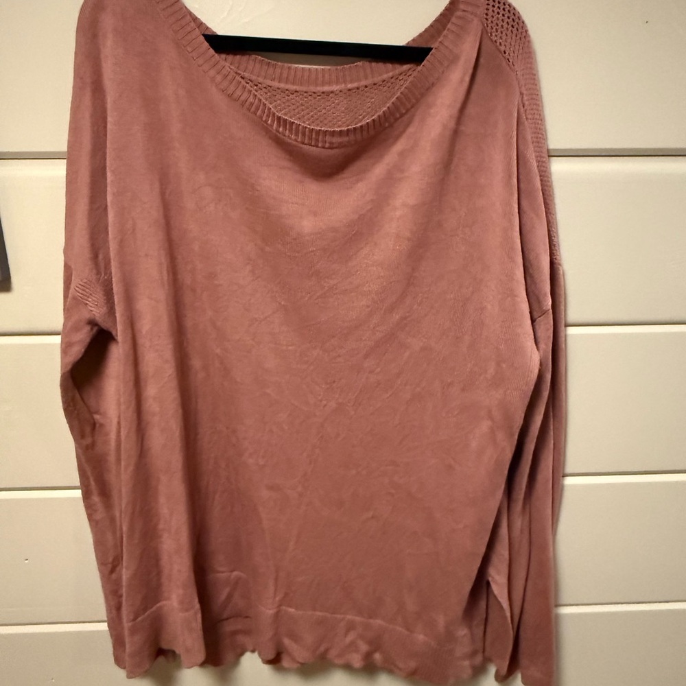 Lululemon Soft Mauve Scoop Neck Lightweight Knit Top. PTP 25.  Est size 12/14